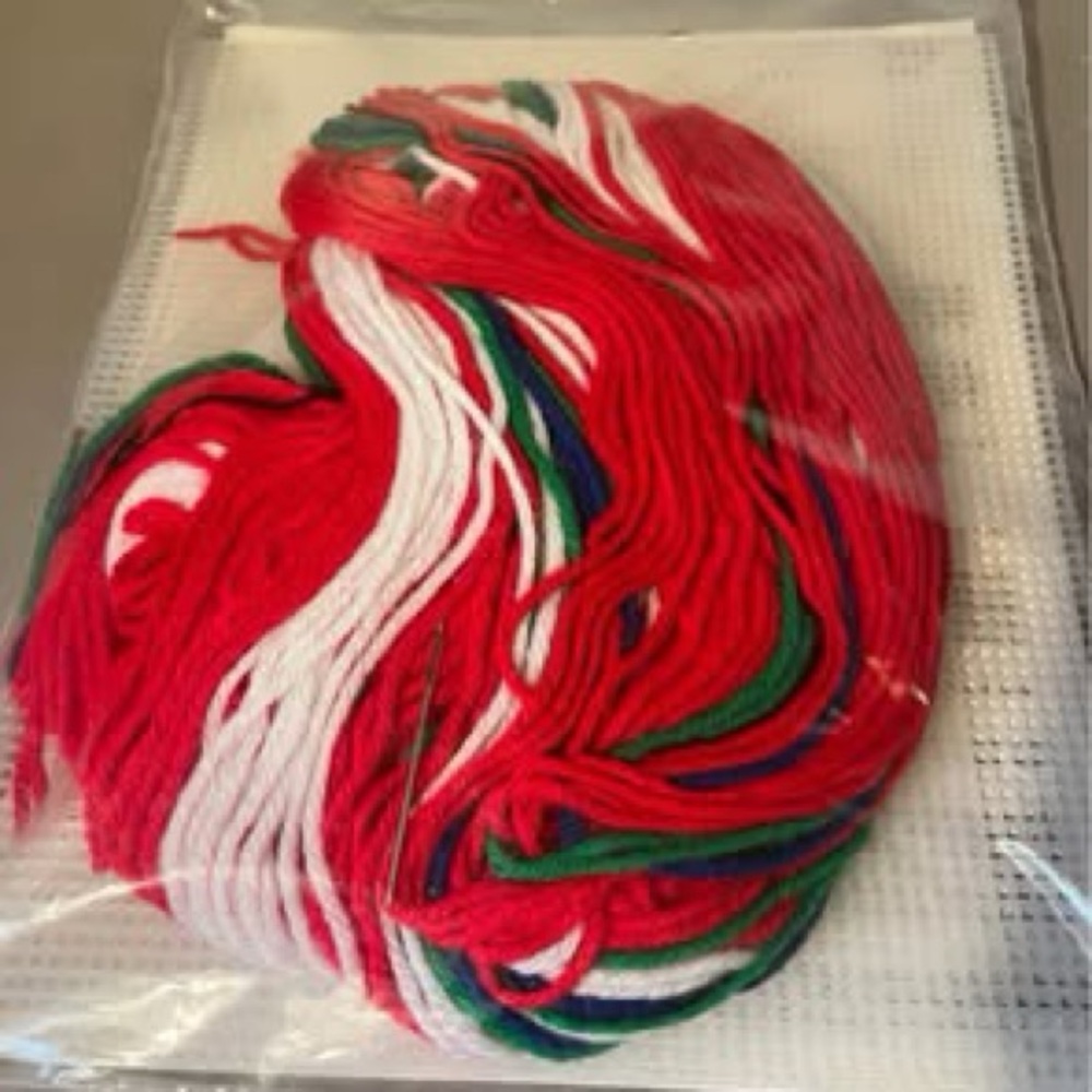 Bett’s Plastic Canvas Holiday Needle Art Craft Kits Angels Ornaments Assortment - Picture 6 of 7